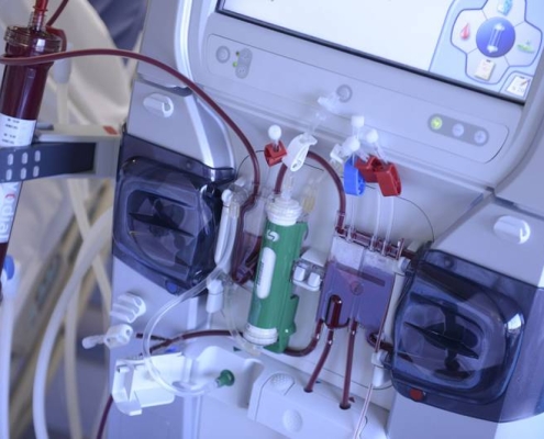 Treatment of infectious waste in dialysis
